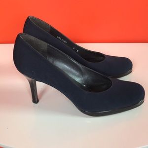 Stuart Weitzman Navy Blue Microfiber with Black Patent Leather Heels 8 Medium.